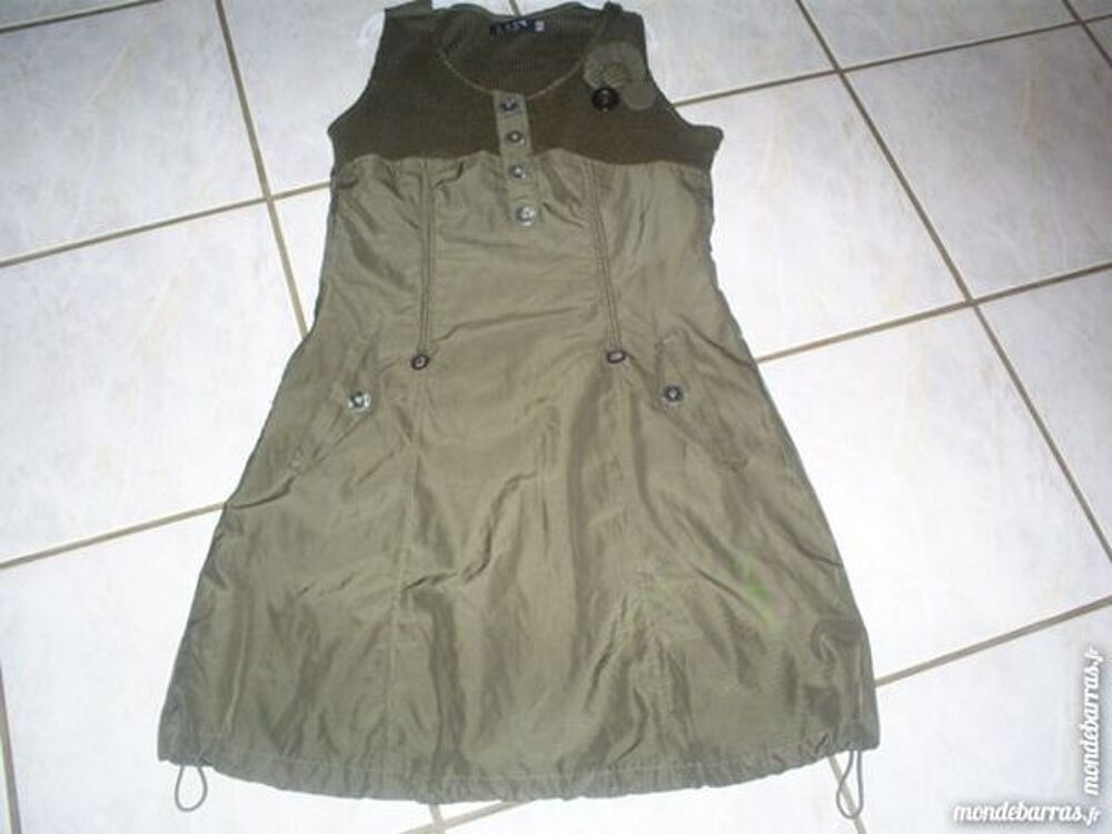 Robe L33 neuve Taille 3 Vêtements