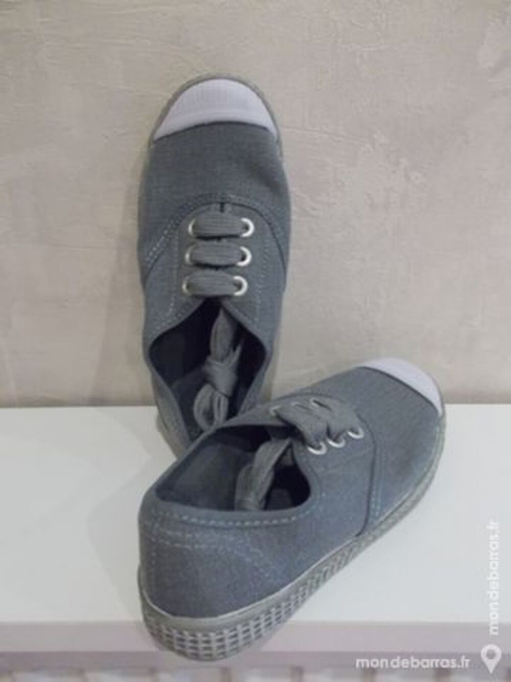 CHAUSSURES DE SPORT TOILE MIXTE NEUVE POINTURE 31 Chaussures