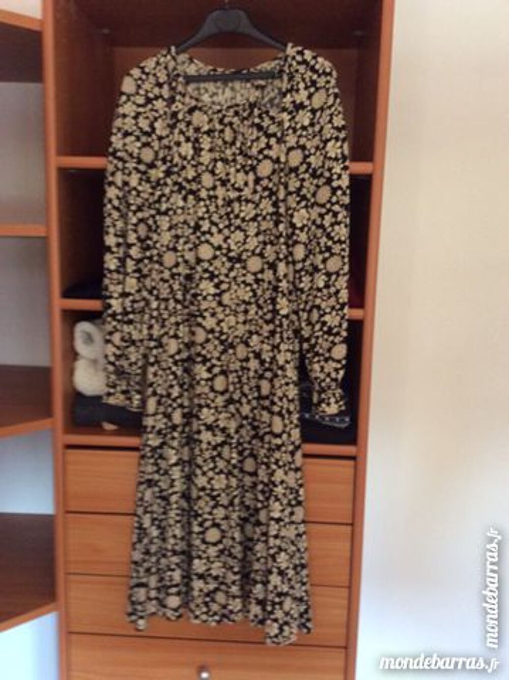 ROBES DIVERS MODELES Vêtements