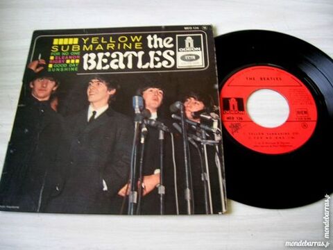 45 TOURS EP THE BEATLES Yellow submarine 12 Nantes (44)
