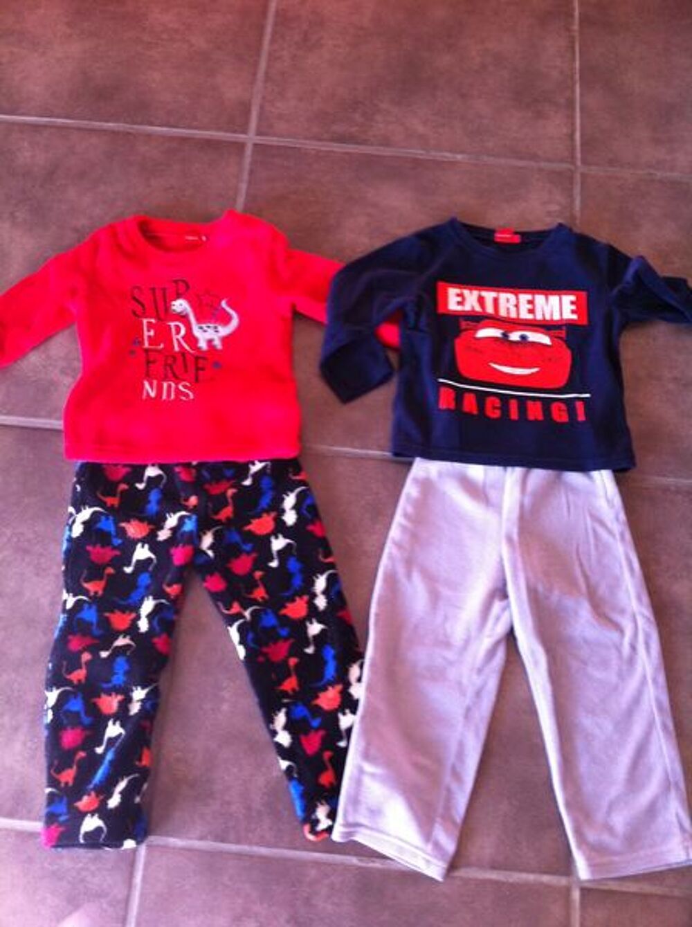 lot pyjamas Vêtements enfants