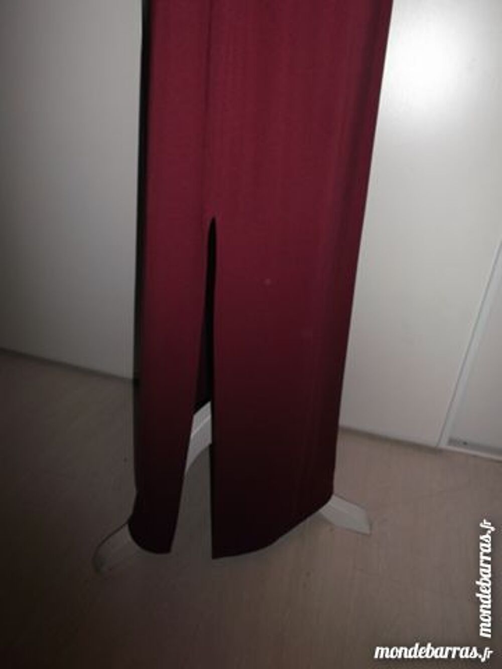 Robe bordeaux neuve T. 38/40 Vêtements