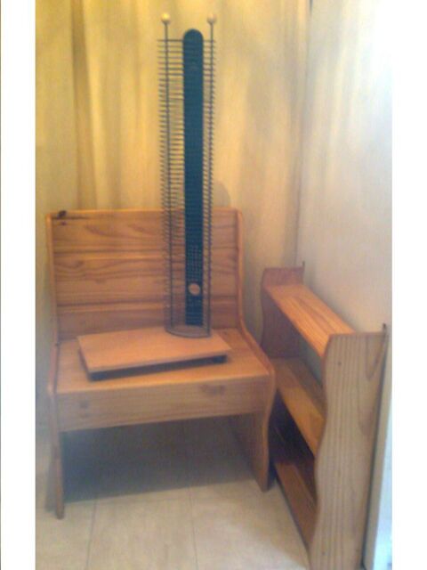 petit BANC, ETAGERES, tour pour CD / DVD - lili 8 Martigues (13)
