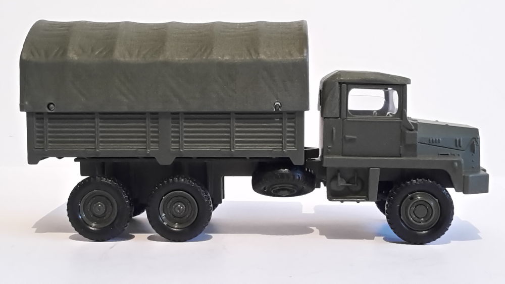Berliet GBC b&acirc;ch&eacute; militaire 