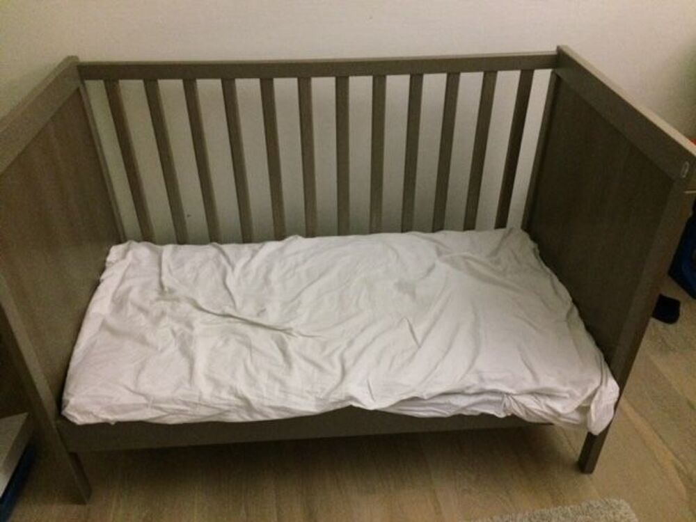 Chambre b&eacute;b&eacute; SUNDVIK Brun Meubles
