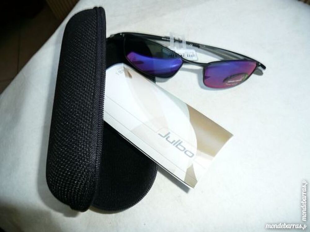 Paire de Lunettes Julbo 100% UV Bijoux et montres