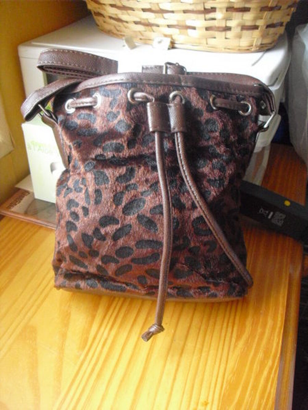 sac forme sceau imprim&eacute; l&eacute;opard marron NEUF bandouli&egrave;re Maroquinerie