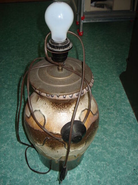 pied lampe salon 10 Lille (59)