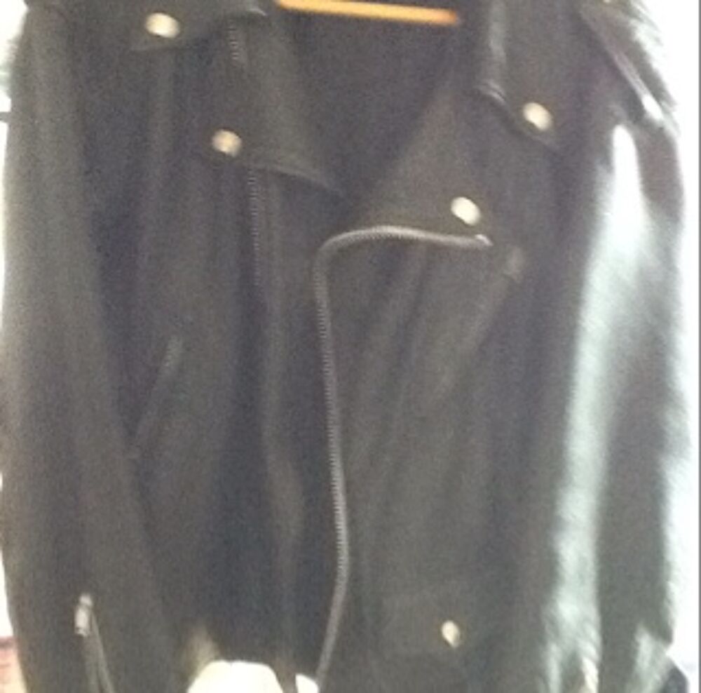 Vends Blouson de Cuir Noir Vêtements