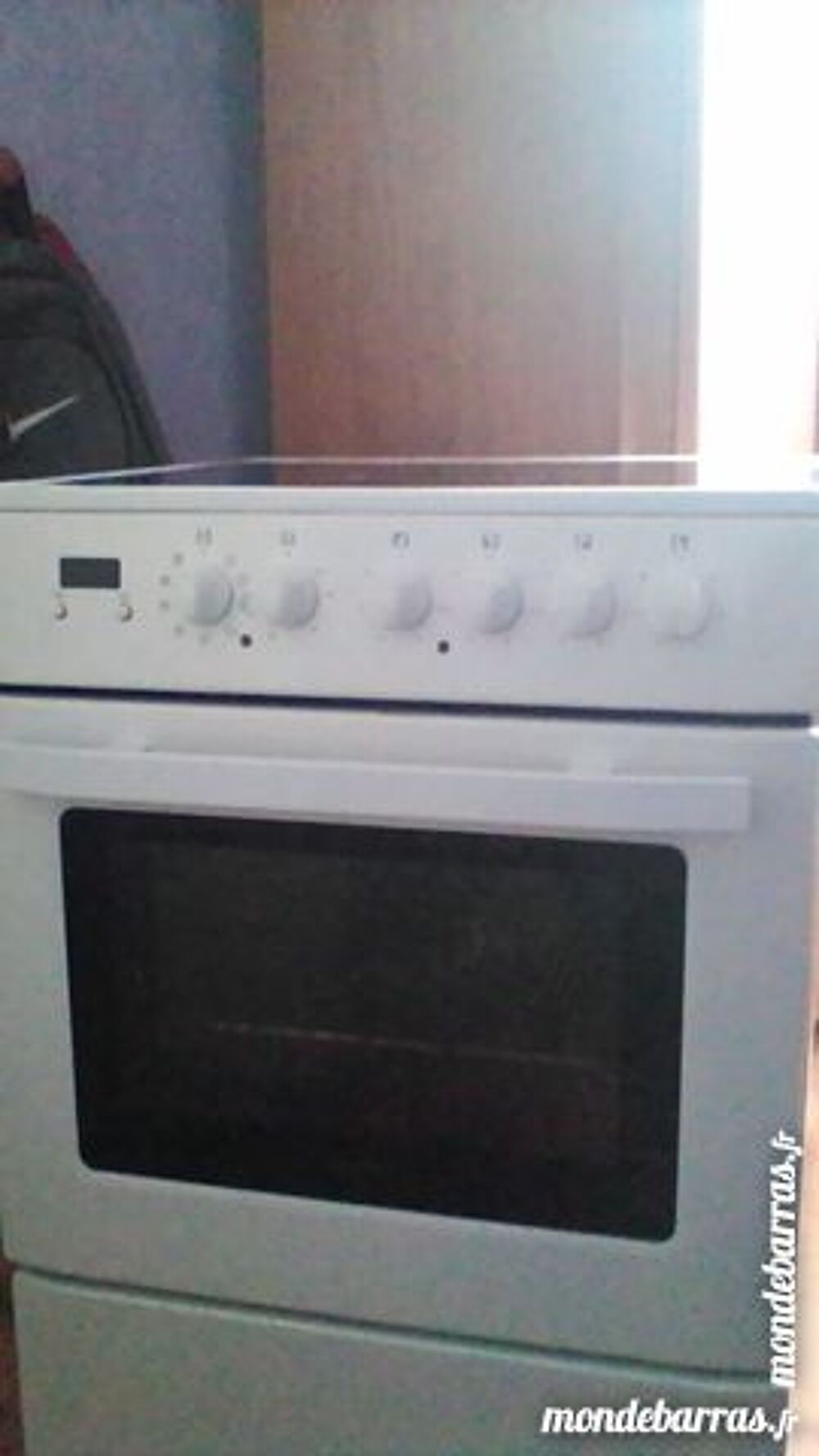 Cuisini&egrave;re vitroc&eacute;ramique Electromnager