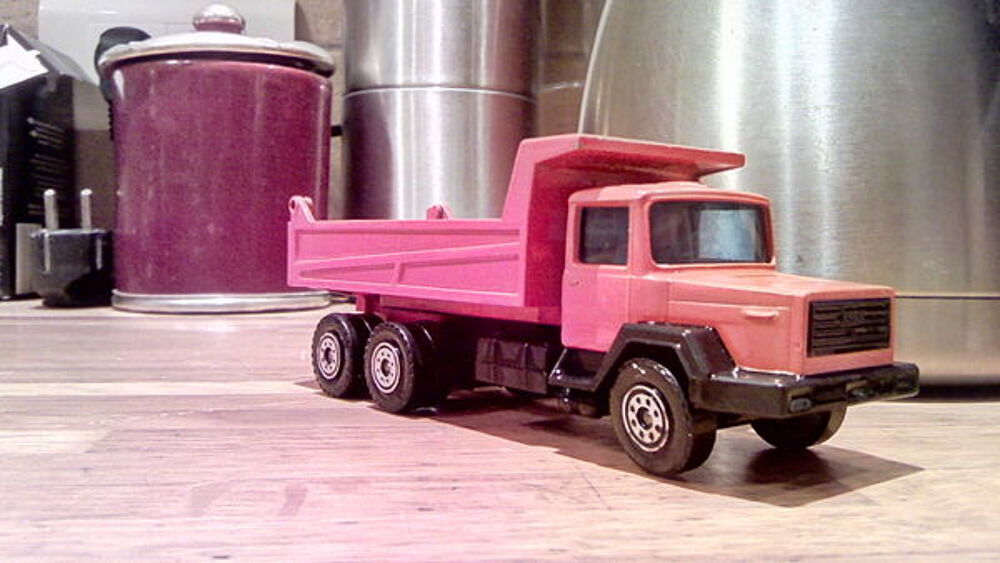 Camion IVECO - benne . 