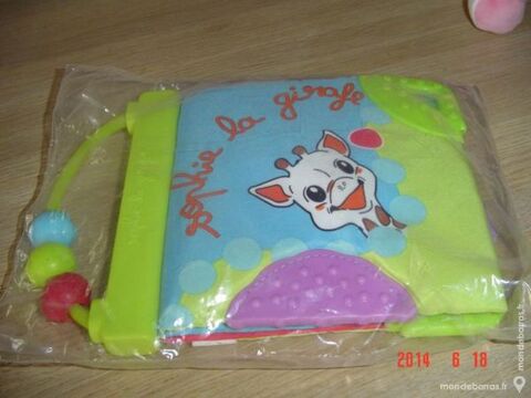 Livre bb d'veil SOPHIE LA GIRAFE 5 Chambry (73)