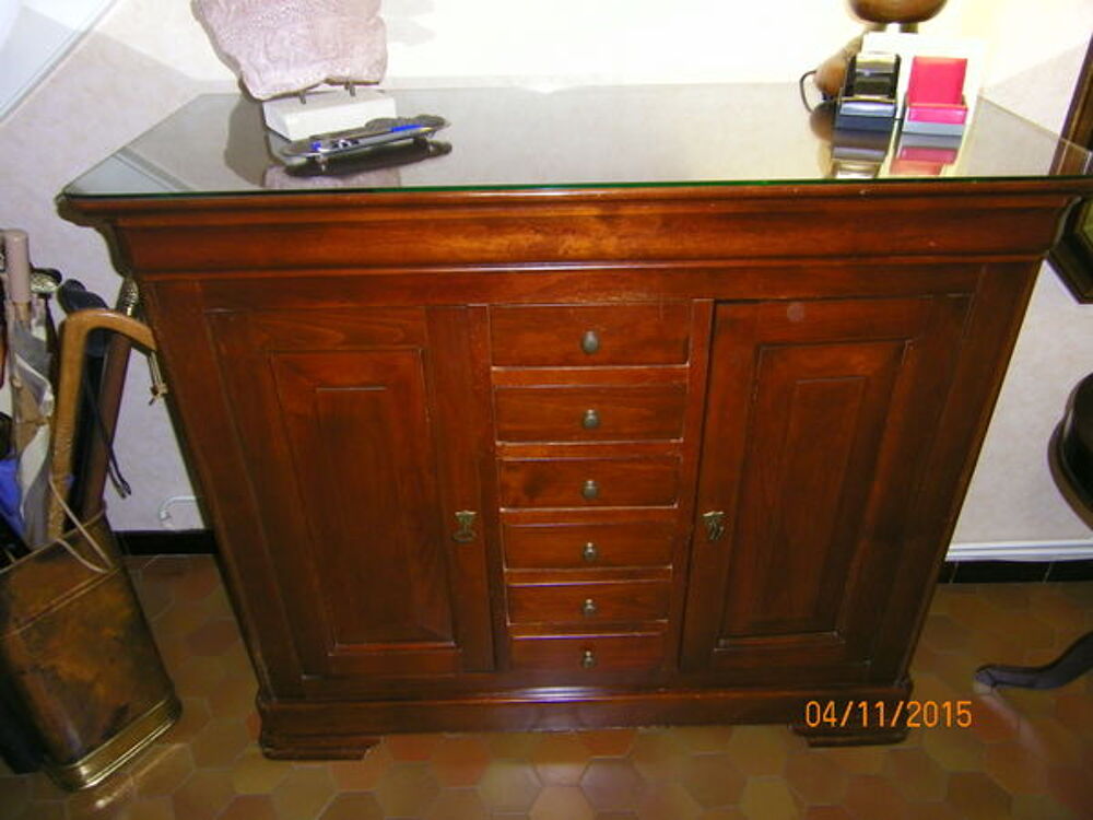 PETIT BUFFET STYLE LOUIS PHILIPPE Meubles