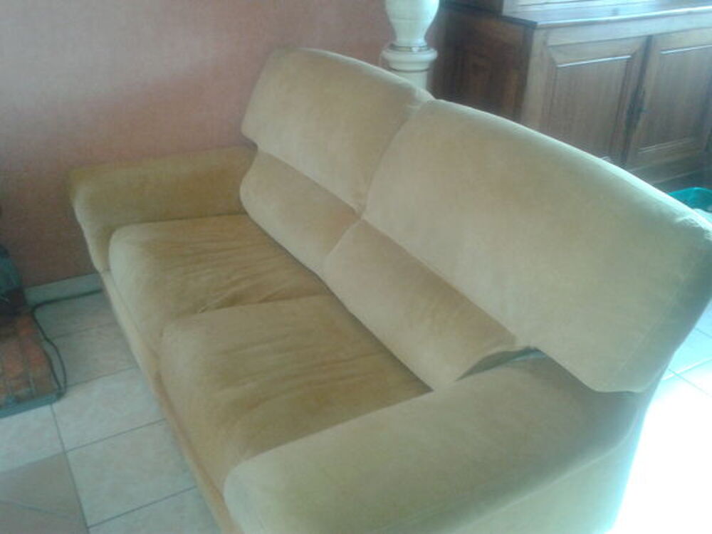 canap&eacute; plus deux fauteuils (alcantara) Meubles