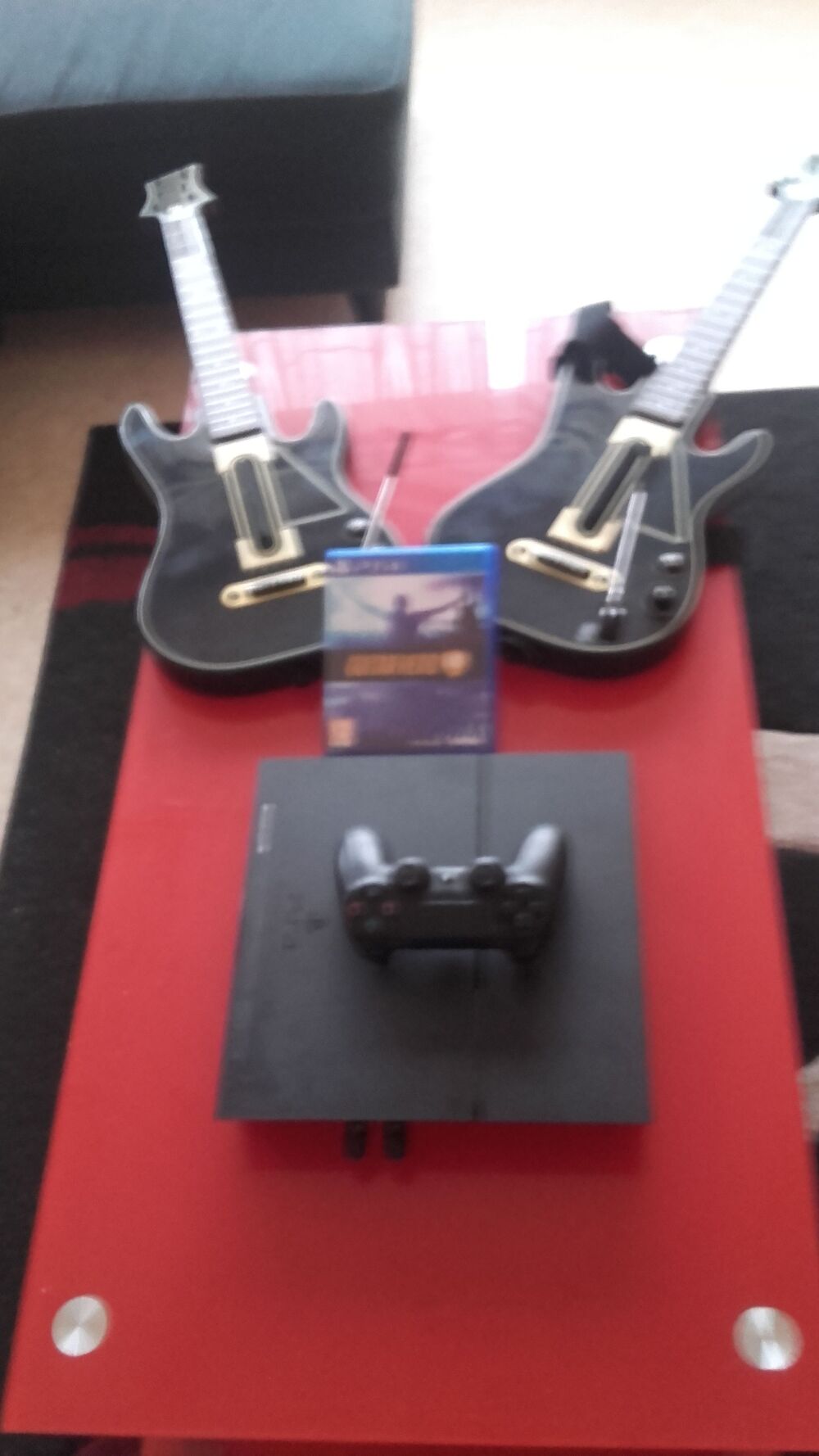 ps4+pack guitare heroes Consoles et jeux vidéos