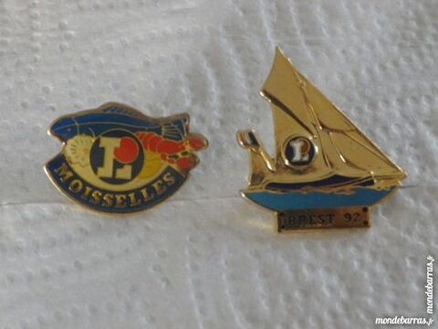 LOT DE 2 PINS LECLERC 3 Attainville (95)