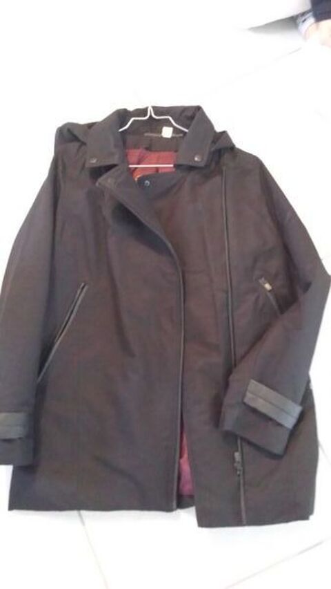 vends MANTEAU FEMME HIVER IKKS   42 100 Serre-les-Sapins (25)