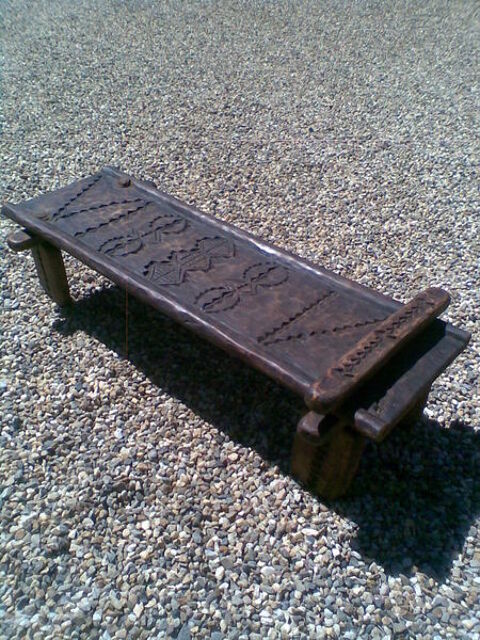 Petit lit, banc d'Afrique Noire 300 Bourrouillan (32)