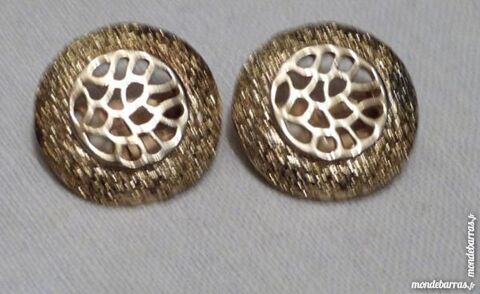 BOUCLES D'OREILLES CLIPS METAL DORE AJOURE 4 �cuisses (71)