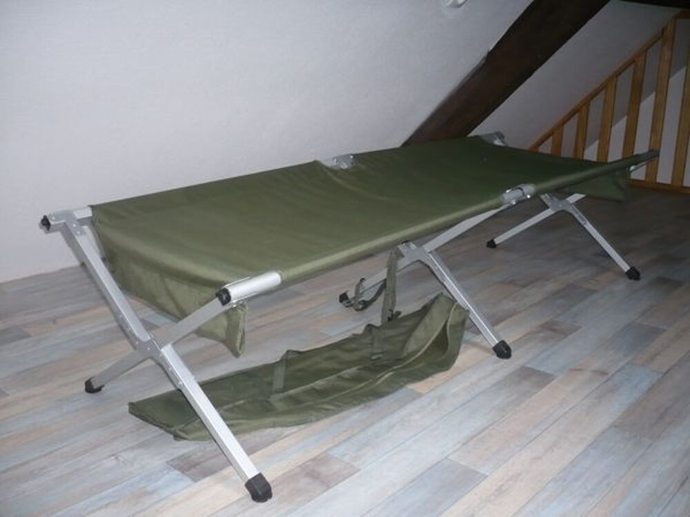 Lit de camp + &eacute;tui de rangement Meubles