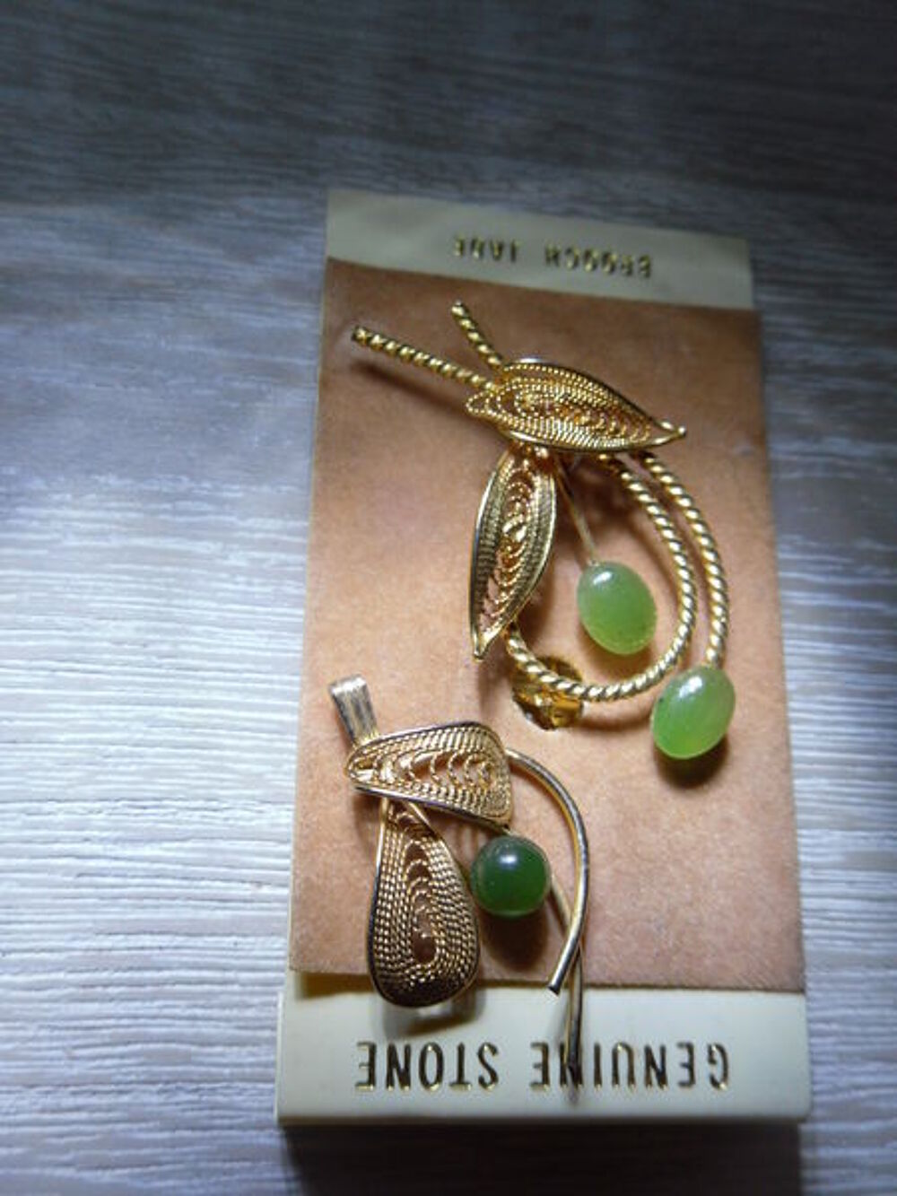 Broche &amp; Pendentif en Jade et Or, &eacute;tat Neuf LOT Bijoux et montres