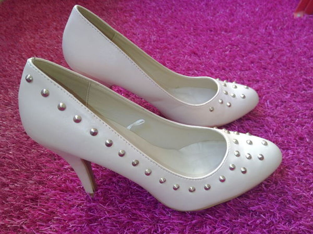 Escarpins rose p&acirc;le clout&eacute;s T40 Chaussures