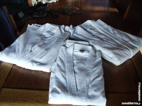 Tenus de judo ou akido 25 Valence (82)