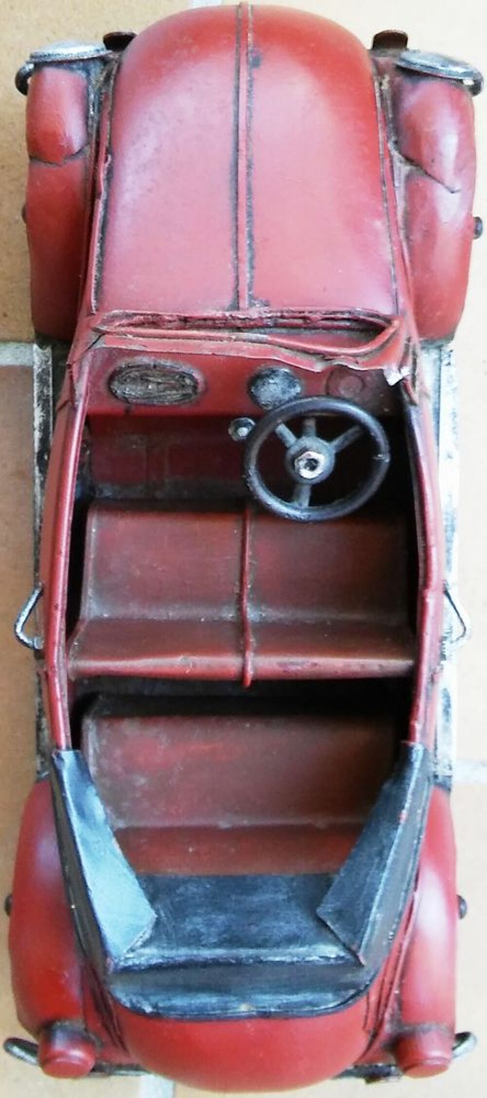 Pi&egrave;ce Unique Coccinelle VOLKSWAGEN Cabriolet m&eacute;tal rouge Jeux / jouets