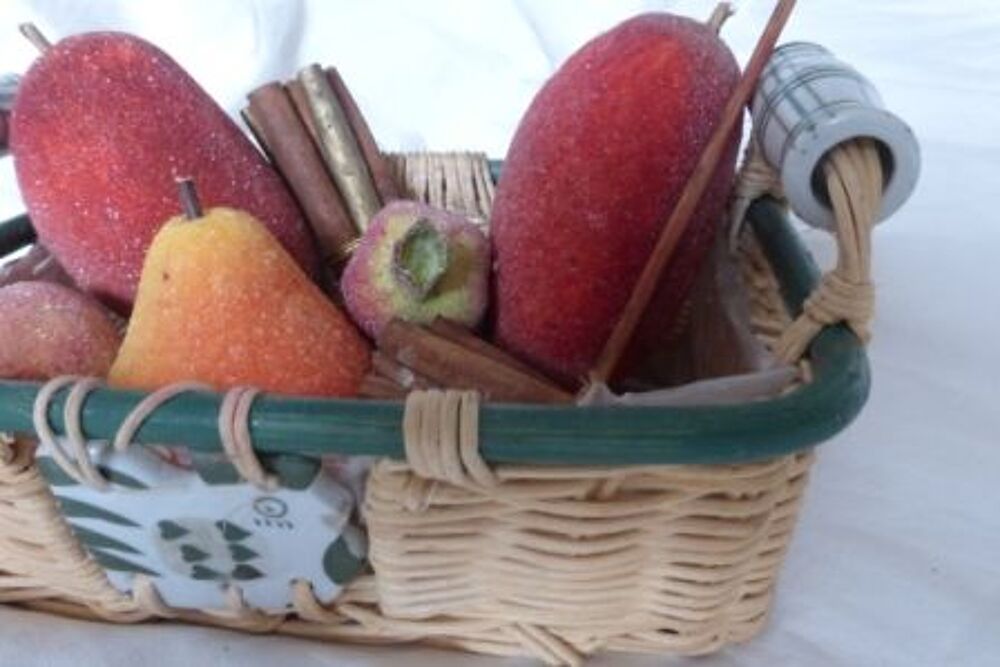 d&eacute;coration PETIT PANIER FRUITS EXOTIQUES Décoration