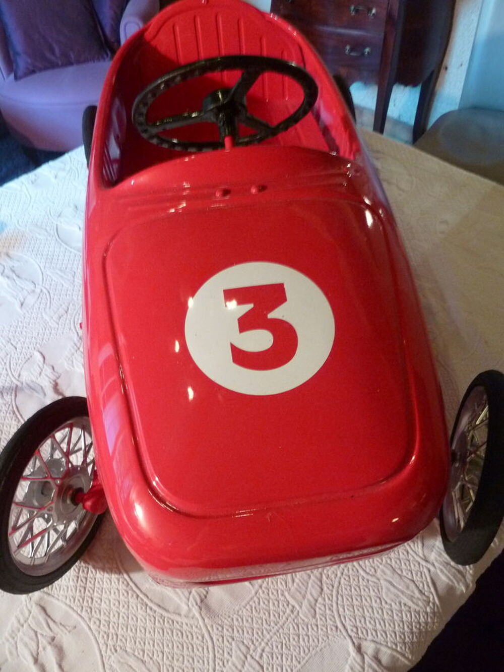 voiture &agrave; p&eacute;dales des ann&eacute;es 1960 Jeux / jouets
