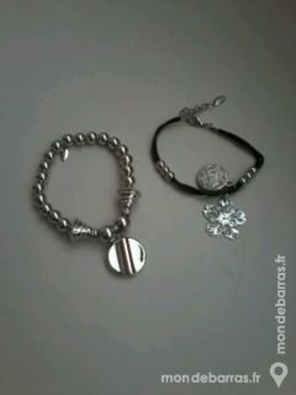 BIJOU FANTAISIE 2 BRACELETS NEUFS motif argent&eacute; Bijoux et montres