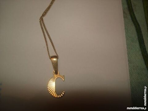 PENDENTIF OR 18 CARATS LETTRE C.. 60 Pont-Sainte-Maxence (60)