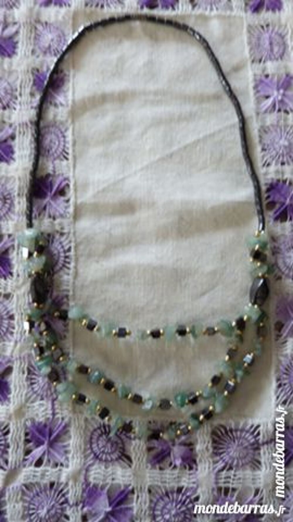 Collier en jade et hematite 50 cm, fermoir &agrave; vis Bijoux et montres