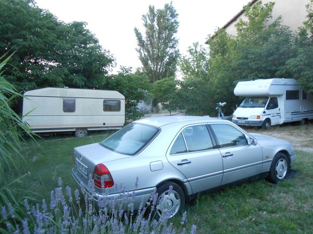 Location Parking/Garage Hyvernage Caravane Camping Car L'isle-sur-la-sorgue