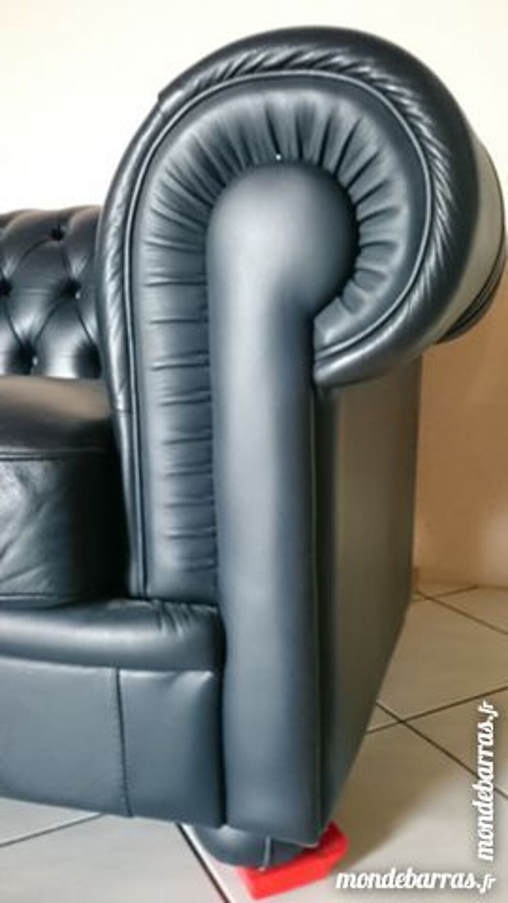 Canap&eacute; Chesterfield cuir marine 2 places fixe Meubles