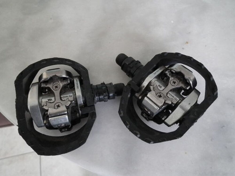 2 paires de pedales spd pour vtt. Vélos