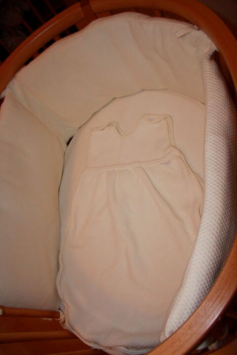 Chambre bb Stokke / Linge de lit Red Castle 500 Beausoleil (06)