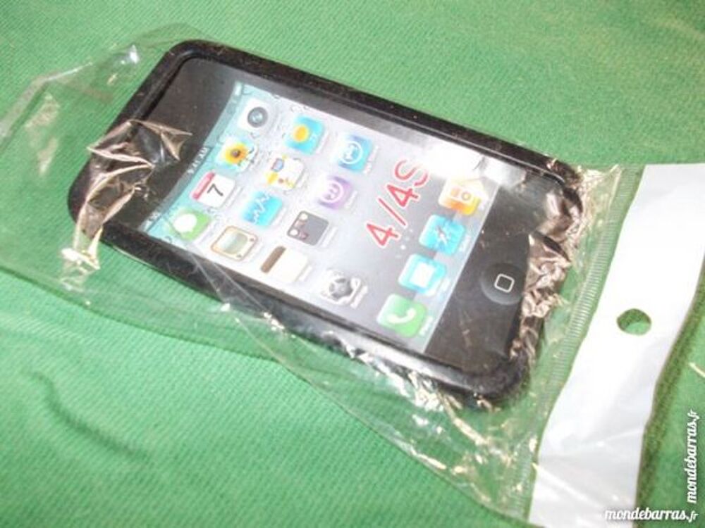 pochette iphone souple 4 4s Téléphones et tablettes