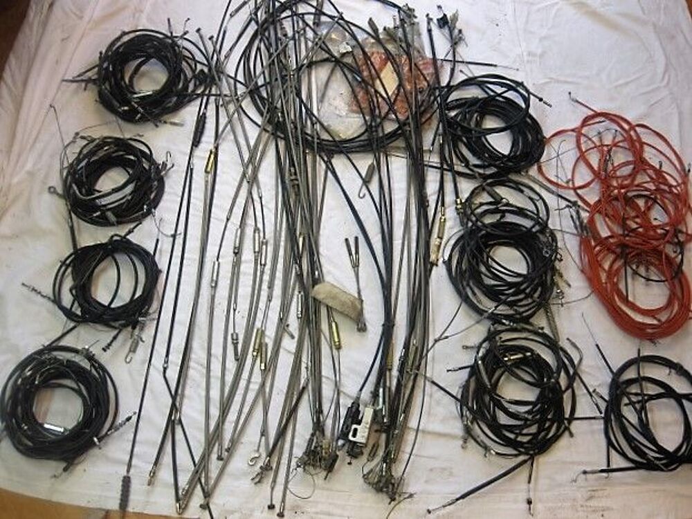 LOT de 150 c&acirc;bles pour tondeuses et motoculteurs Jardin