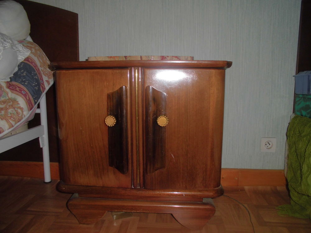 TABLES DE CHEVET Meubles