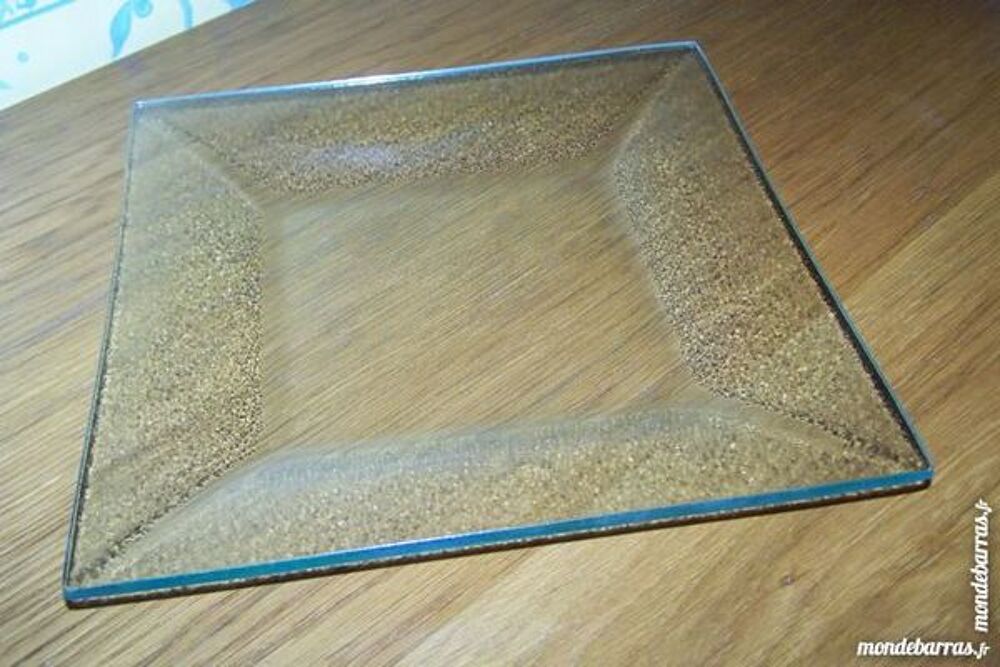 assiette carr&eacute;e NEUVE Cuisine