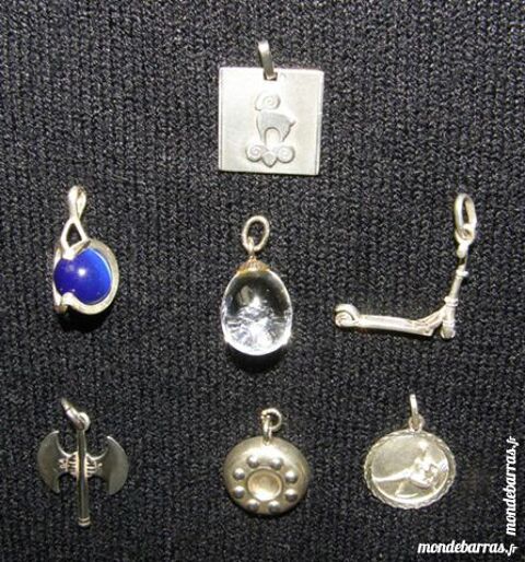 7 Pendentifs Divers 0 Villeneuve-Saint-Georges (94)