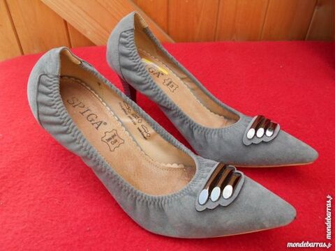 ESCARPINS FEMME  Via Spiga  T. 40 15 Dammarie-les-Lys (77)