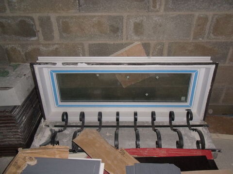 Fentre de cave oscillo et grille de dfense 100 Nogent-sur-Seine (10)