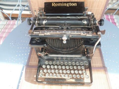  ancienne machine  crire Rmington USA(1920/1930)
120 Caumont-sur-Durance (84)