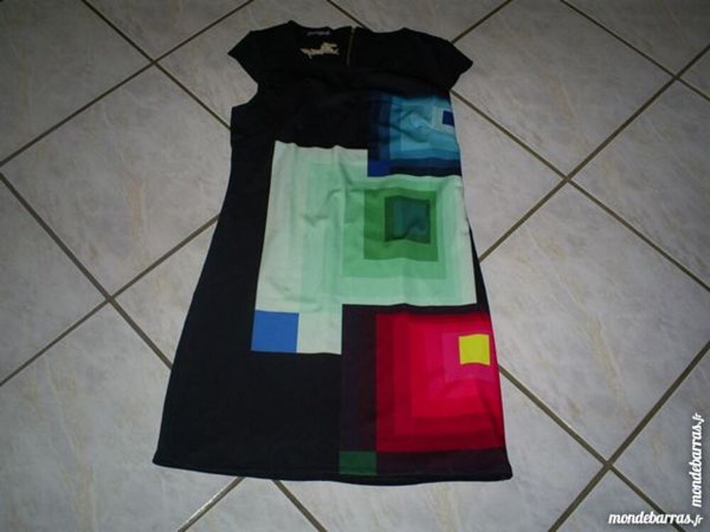 Robe DESIGUAL Taille M Vêtements