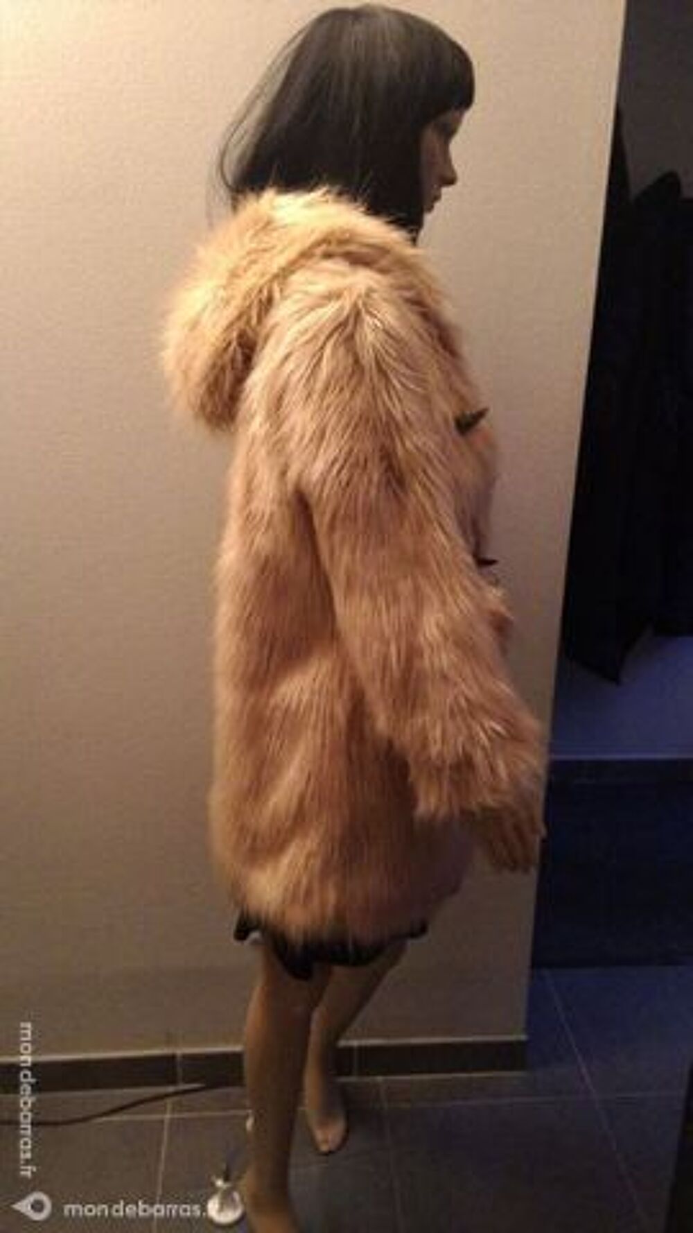 SUPERBE manteau de fourrure beige &agrave; capuche T38 Vêtements