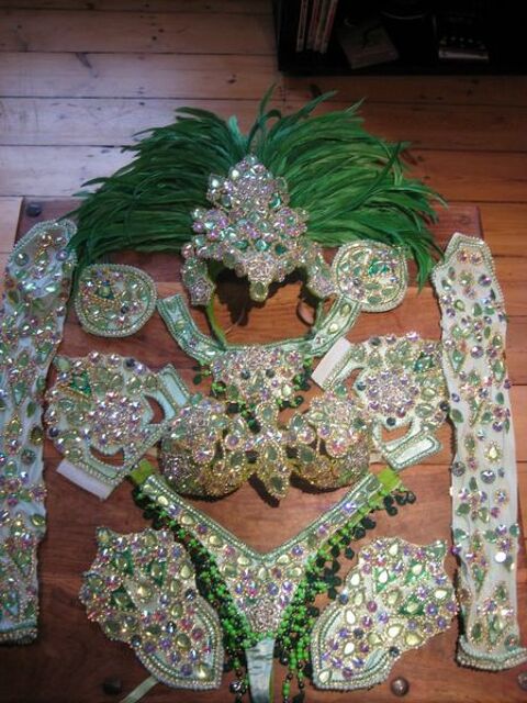 Costume de danseuse brésilienne / Bikini de samba vert 450 Tours (37)