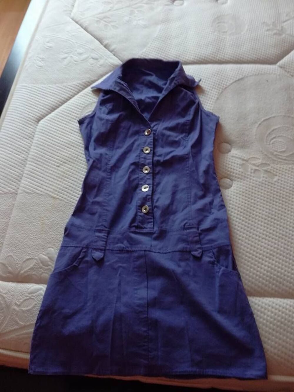 Tunique / Robe tr&egrave;s courte
Vêtements