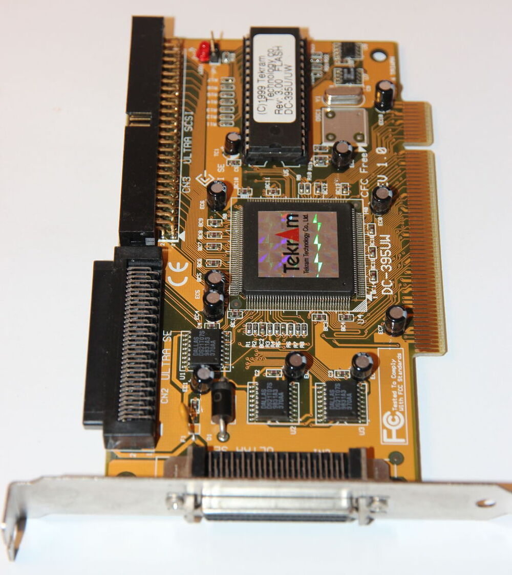 Carte controleur SCSI Tekram DC-395UW - PCI Ultra Wide SCSI Matériel informatique
